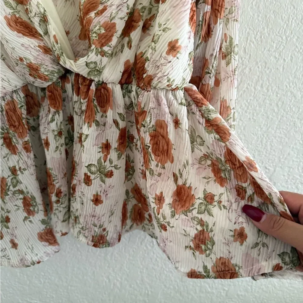 Floral V-Neck Blouse - Picture 5 of 8
